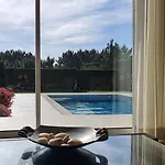 Do Golfe - Private Pool, Modern Charm *