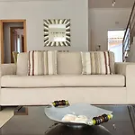 Do Golfe - Private Pool, Modern Charm